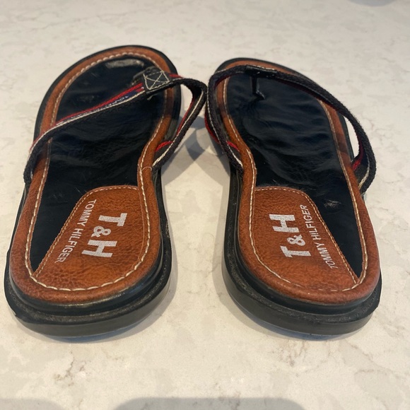 NEW Tommy Hilfiger Flip Flops - Picture 5 of 5
